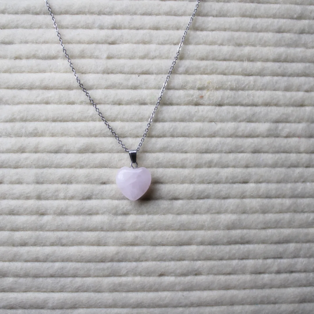Collar_Corazón_Cuarzo_Rosa