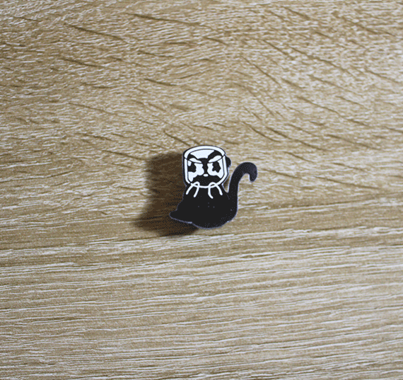 Pin_Acrílico_Gato_Negro_Frasco