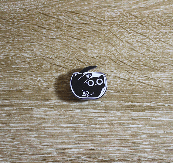 Pin_Acrílico_Gato_Negro_Frasco1