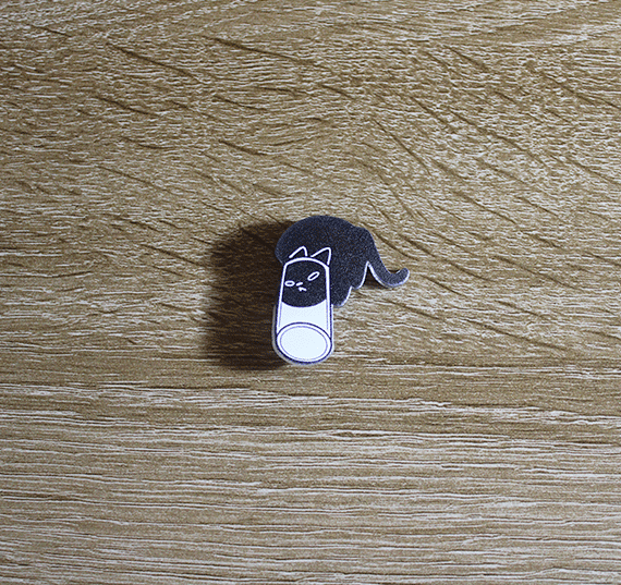 Pin_Acrílico_Gato_Negro_Vaso1