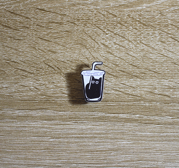 Pin_Acrílico_Gato_Negro_Vaso3