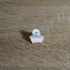 Pin_Perrito_Blanco_Baño