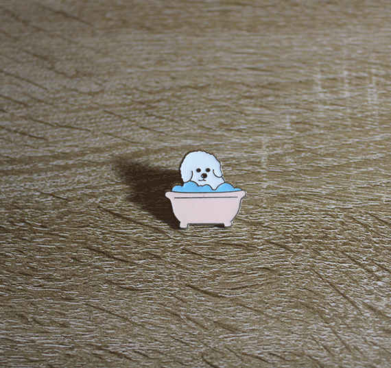 Pin_Perrito_Blanco_Baño