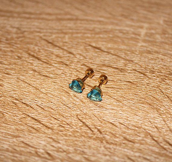 Aretes_Acero_Dorado_Corazón_Celeste