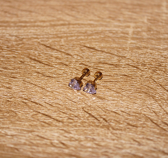 Aretes_Acero_Dorado_Corazón_Lila