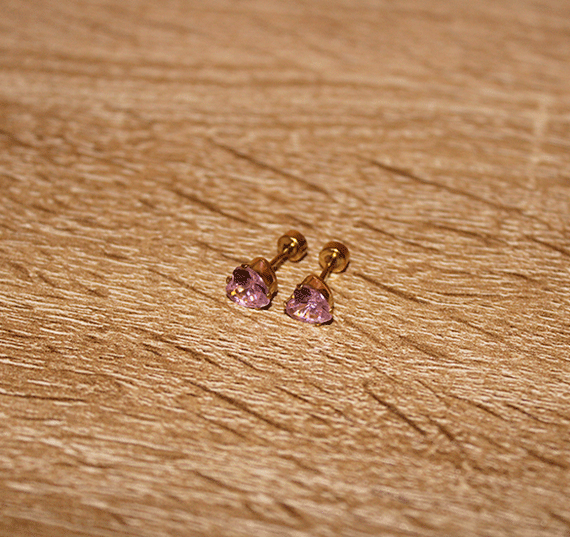 Aretes_Acero_Dorado_Corazón_Rosado