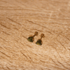 Aretes_Acero_Dorado_Corazón_Verde_Musgo