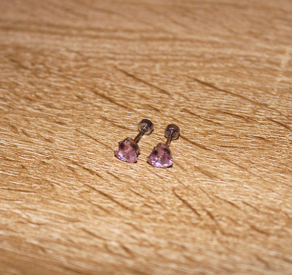 Aretes_Acero_Plateado_Corazón_Rosado